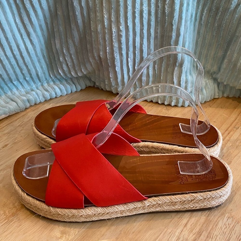 ✅Vince Camuto Red Cross cross sole in sandals